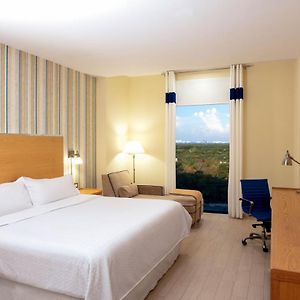 Deluxe Guest room 1 King City view